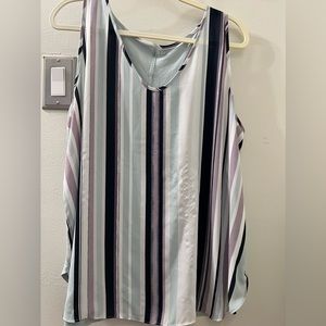 Good used condition, Loft Outlet tank top.